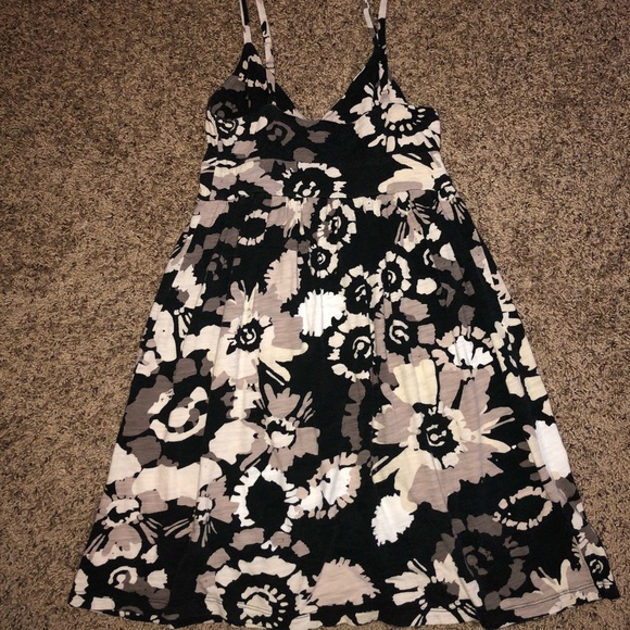 Old Navy Floral Dress - Size Small - Picture 5 of 6